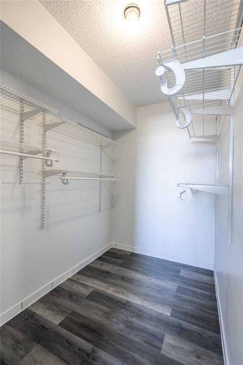 Small Image of 6960 RUE VENDOME #503, Miami Beach Number 22