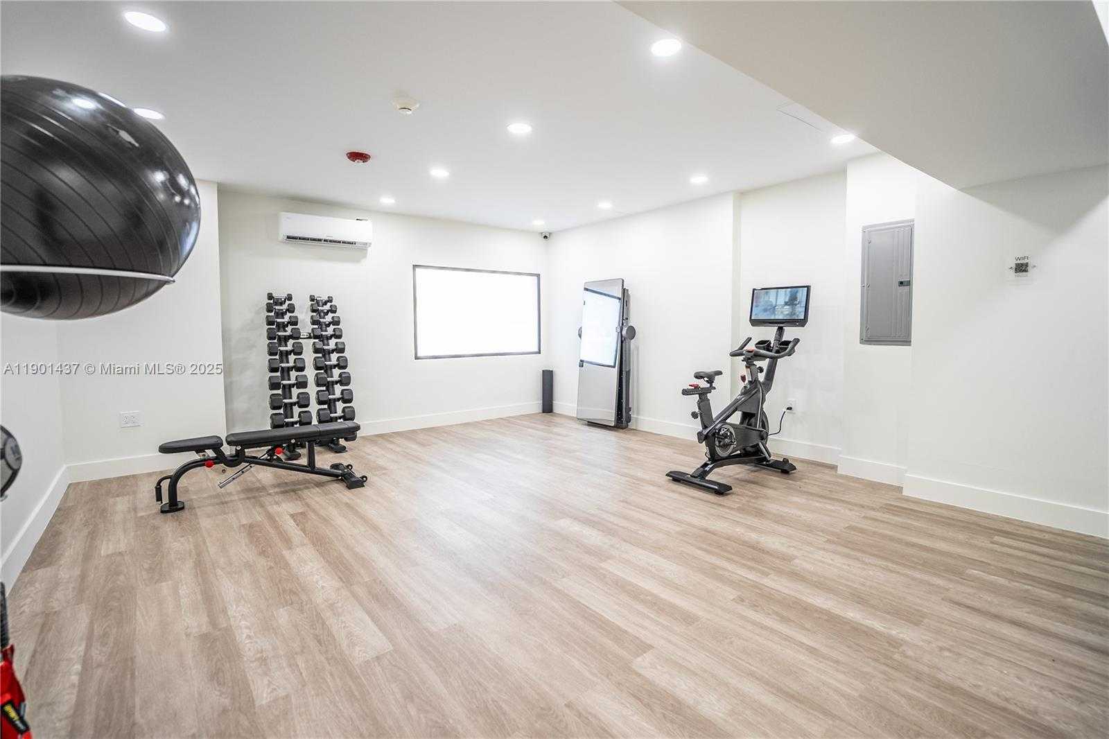 Small Image of 6960 RUE VENDOME #503, Miami Beach Number 25