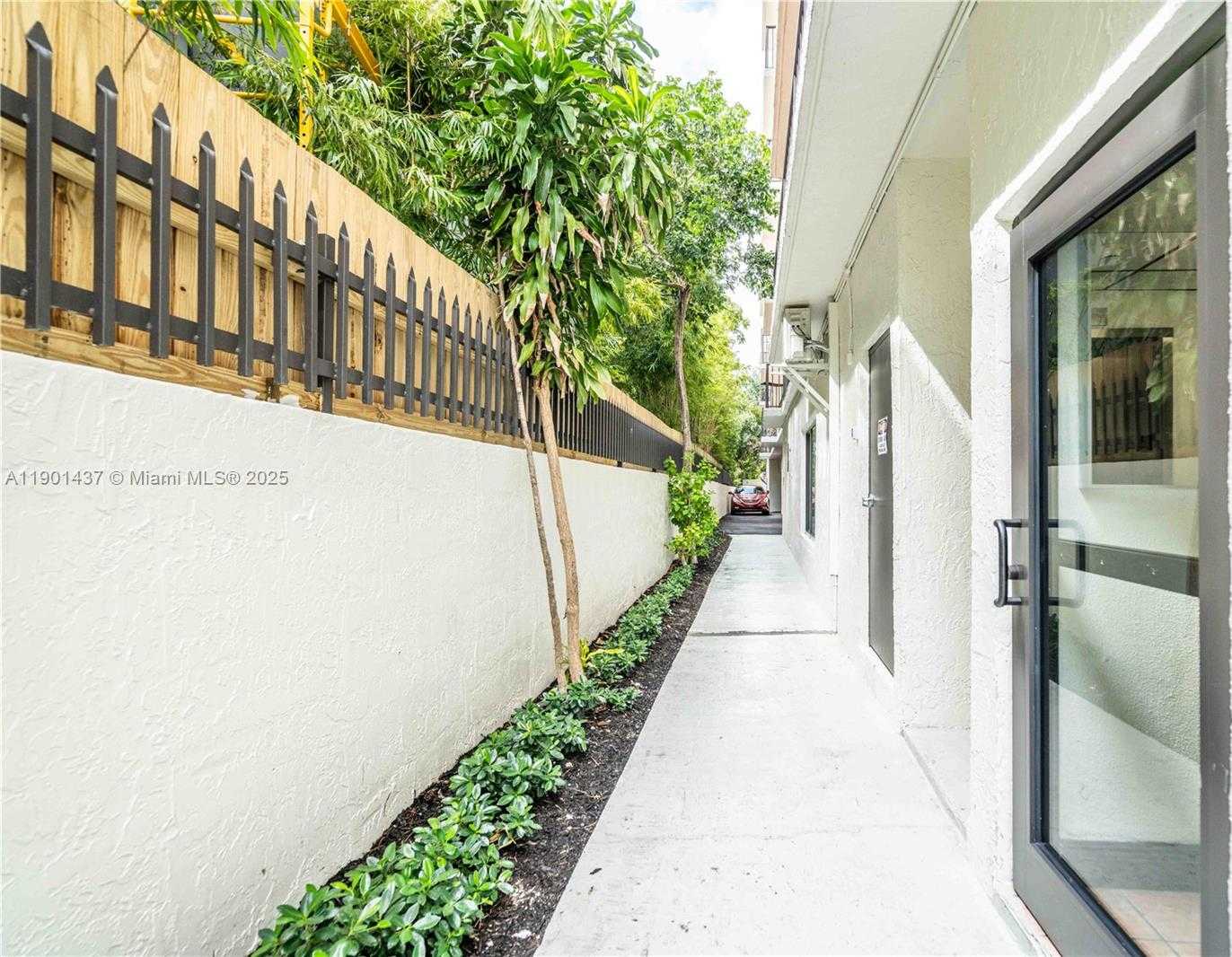 Small Image of 6960 RUE VENDOME #503, Miami Beach Number 26