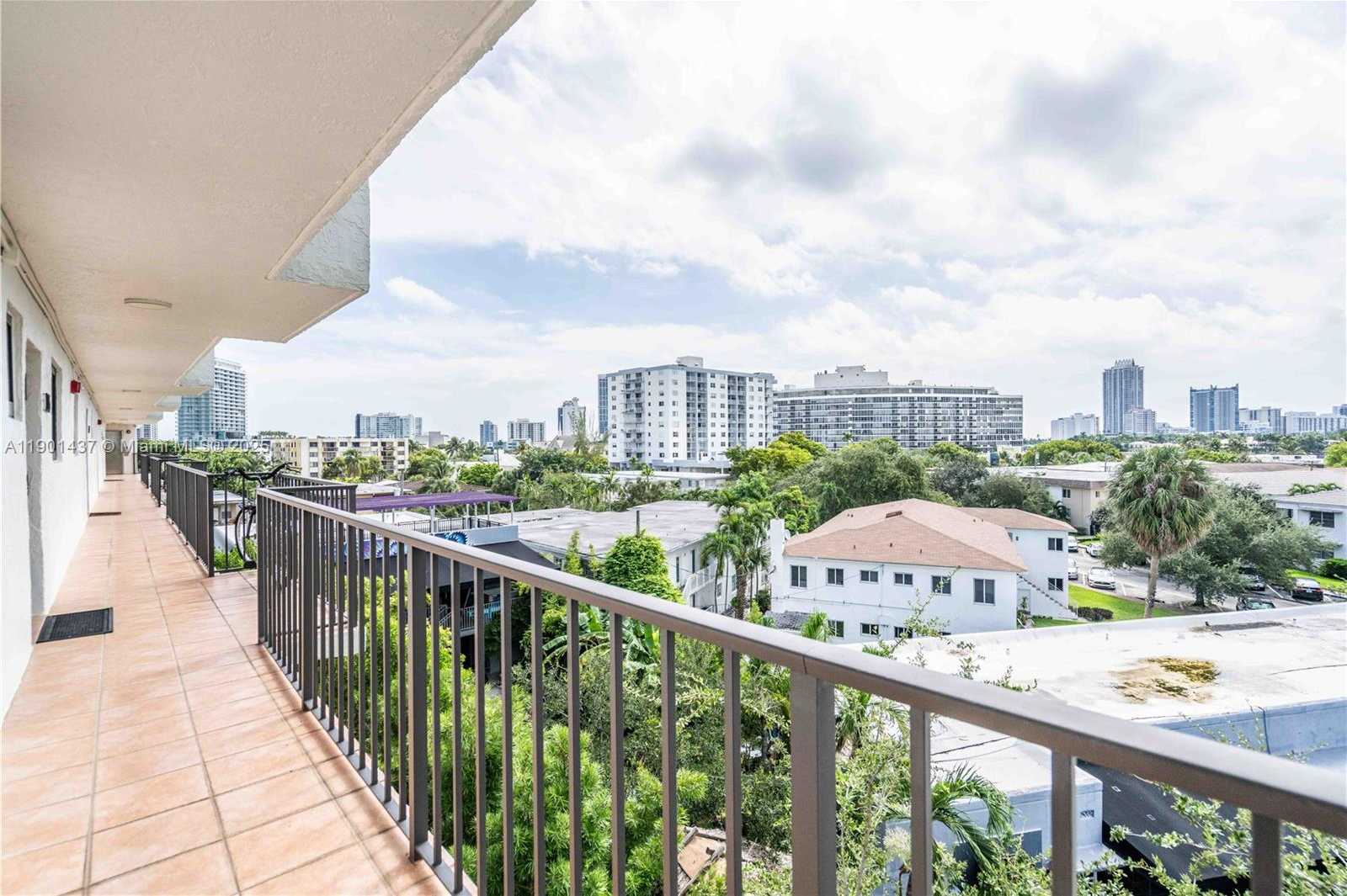 Small Image of 6960 RUE VENDOME #503, Miami Beach Number 27