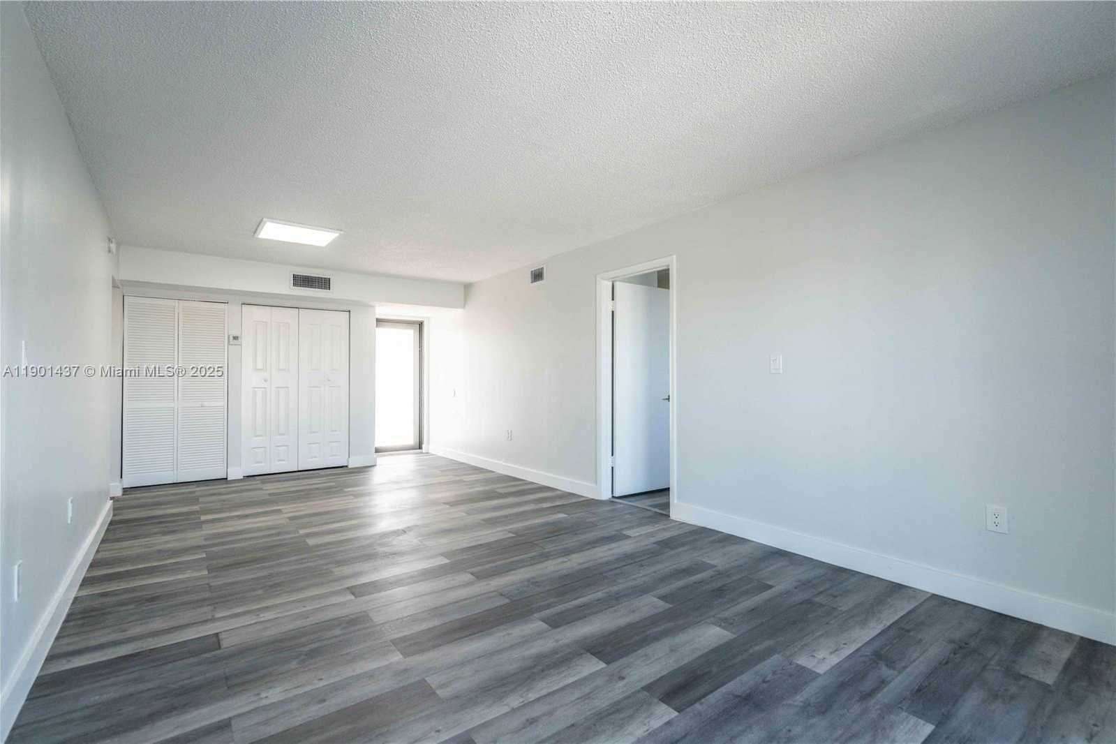 Small Image of 6960 RUE VENDOME #503, Miami Beach Number 6