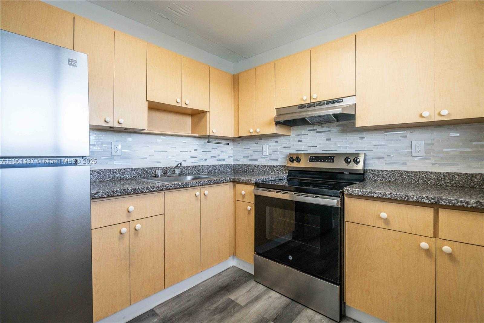 Small Image of 6960 RUE VENDOME #503, Miami Beach Number 8