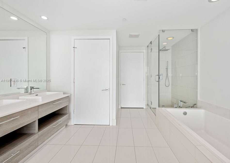 Small Image of 650 NORTH EAST 32ND ST #2205, Miami Number 41
