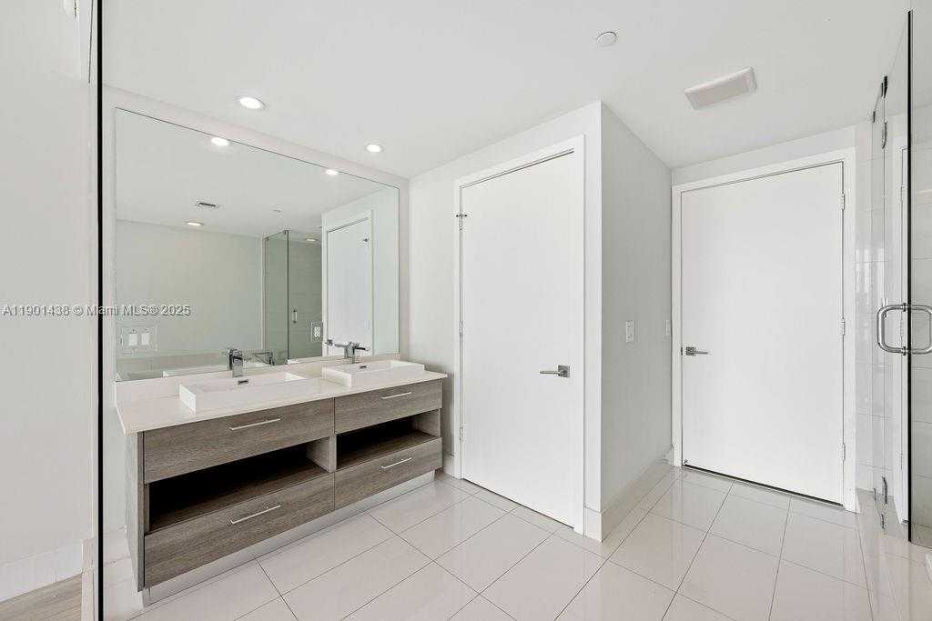 Small Image of 650 NORTH EAST 32ND ST #2205, Miami Number 42