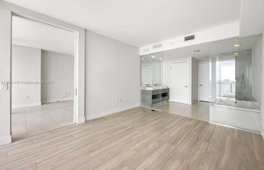 Small Image of 650 NORTH EAST 32ND ST #2205, Miami Number 47