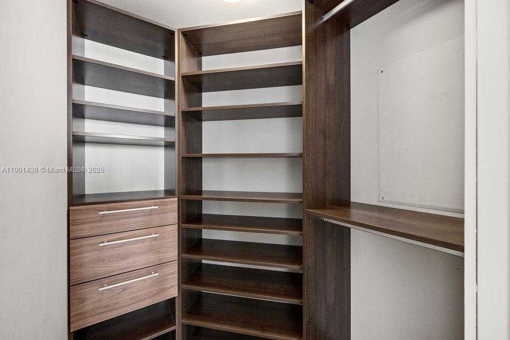 Small Image of 650 NORTH EAST 32ND ST #2205, Miami Number 54