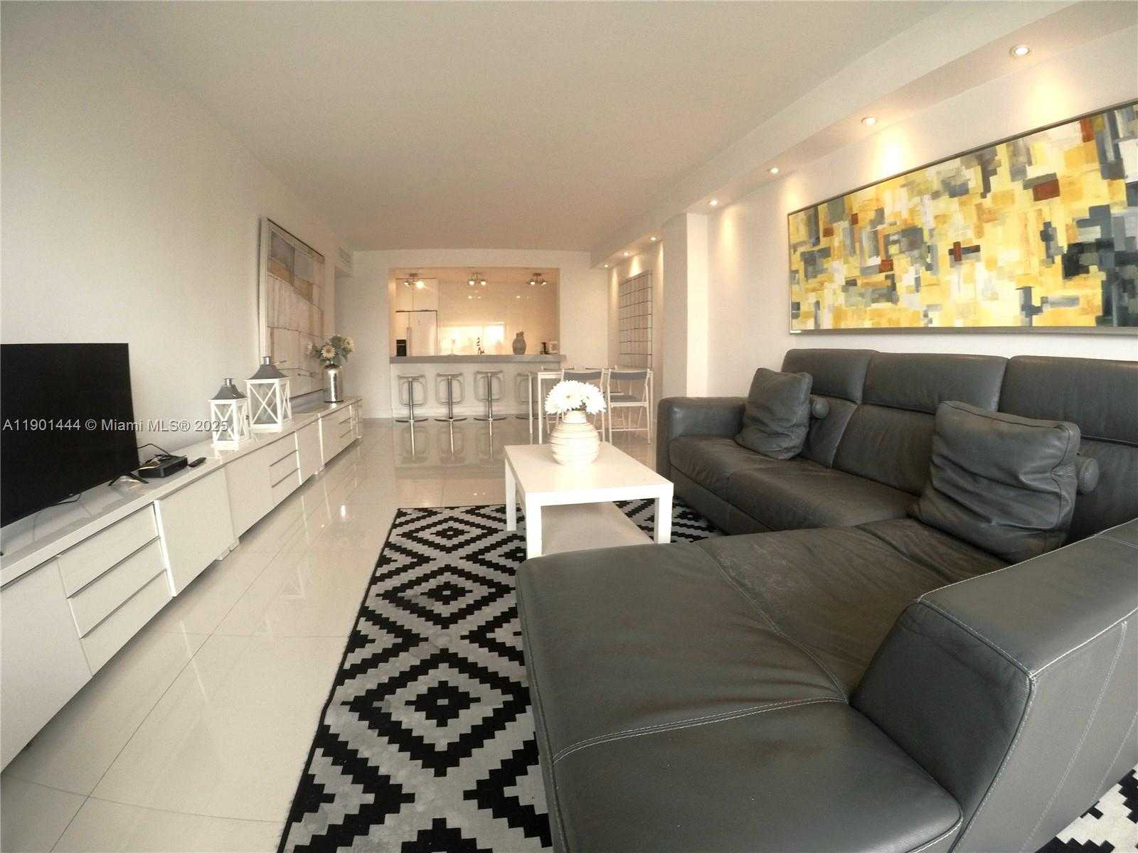 Small Image of 19390 COLLINS AVE #1223, Sunny Isles Beach Number 3