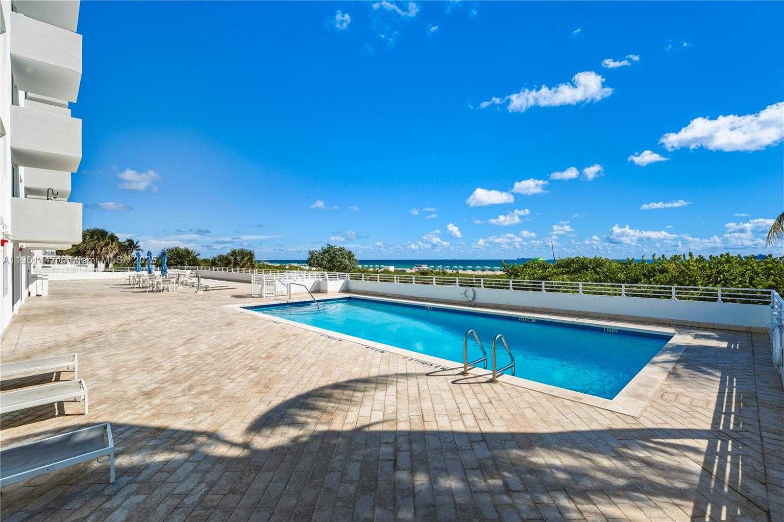 Small Image of 345 OCEAN DR #1019, Miami Beach Number 13