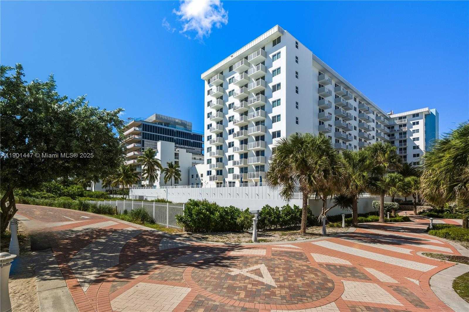Small Image of 345 OCEAN DR #1019, Miami Beach Number 14