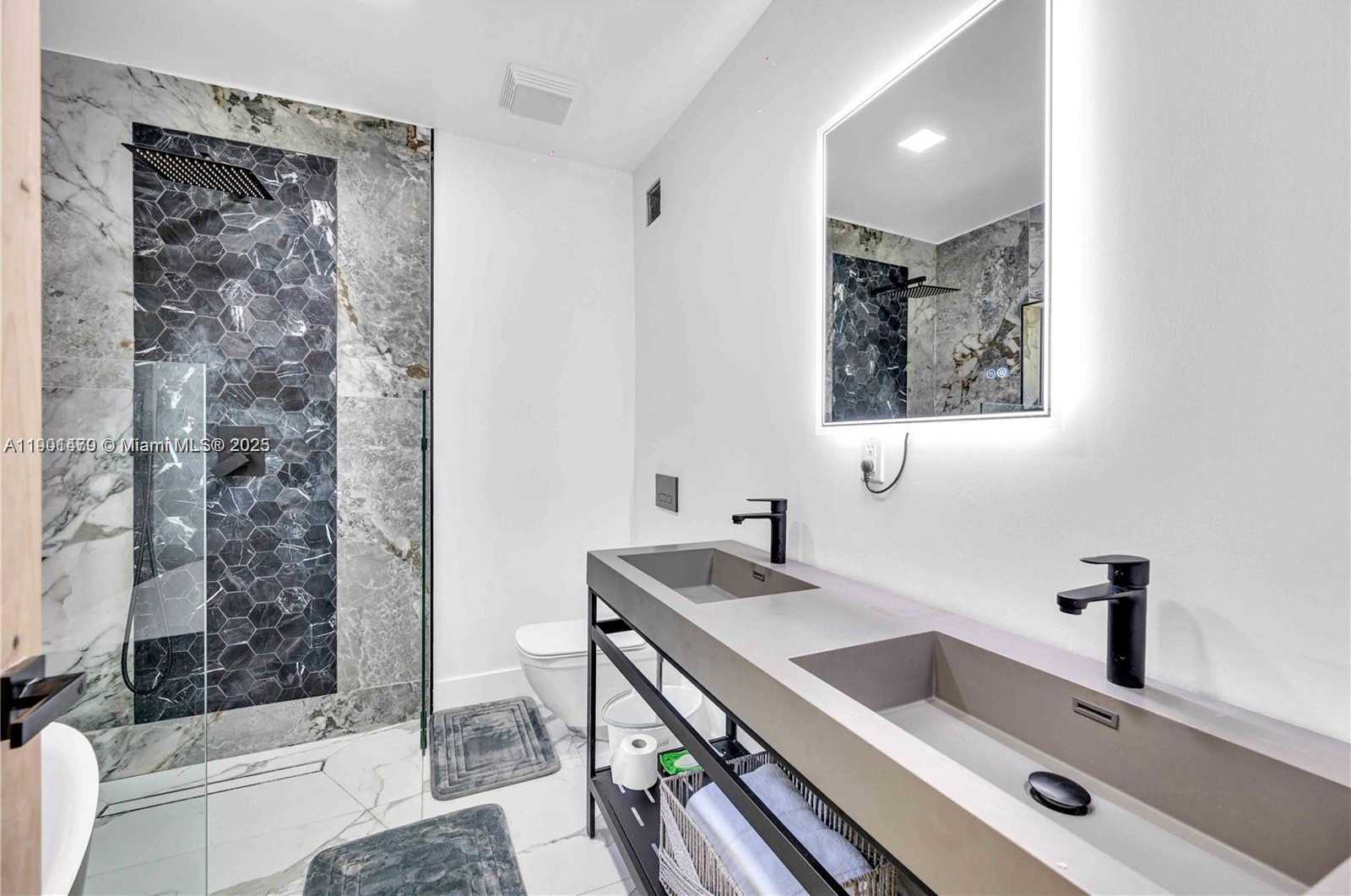Small Image of 4708 ALTON RD, Miami Beach Number 6