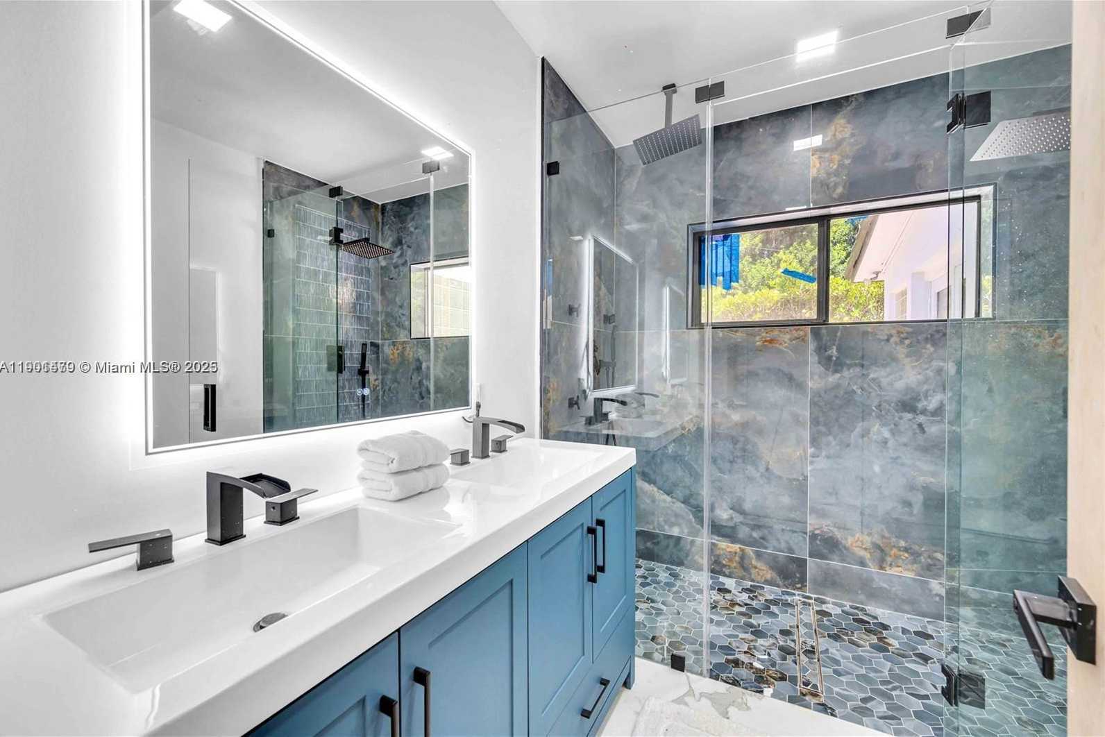 Small Image of 4708 ALTON RD, Miami Beach Number 8