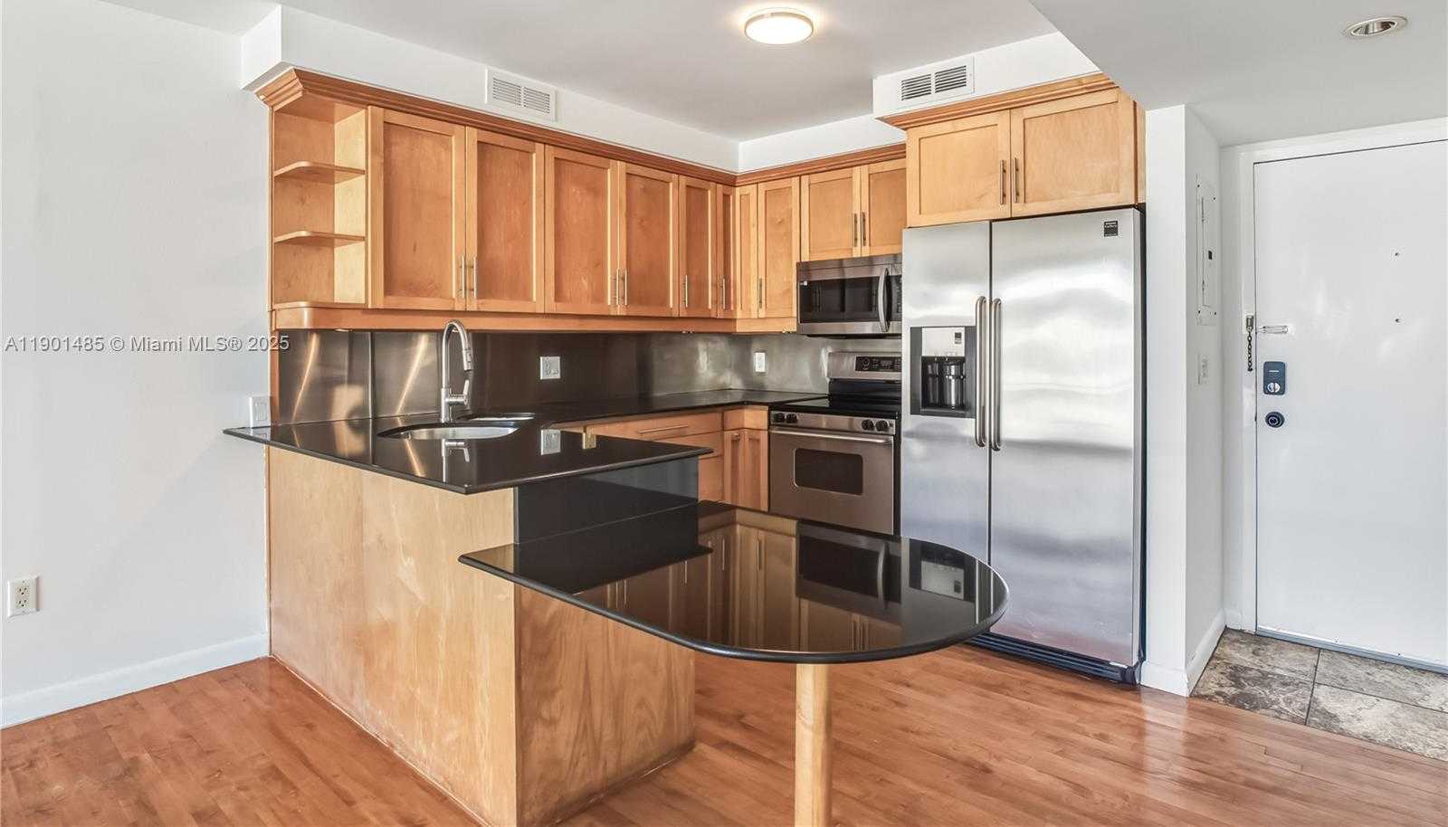 Small Image of 345 OCEAN DR #1020, Miami Beach Number 11