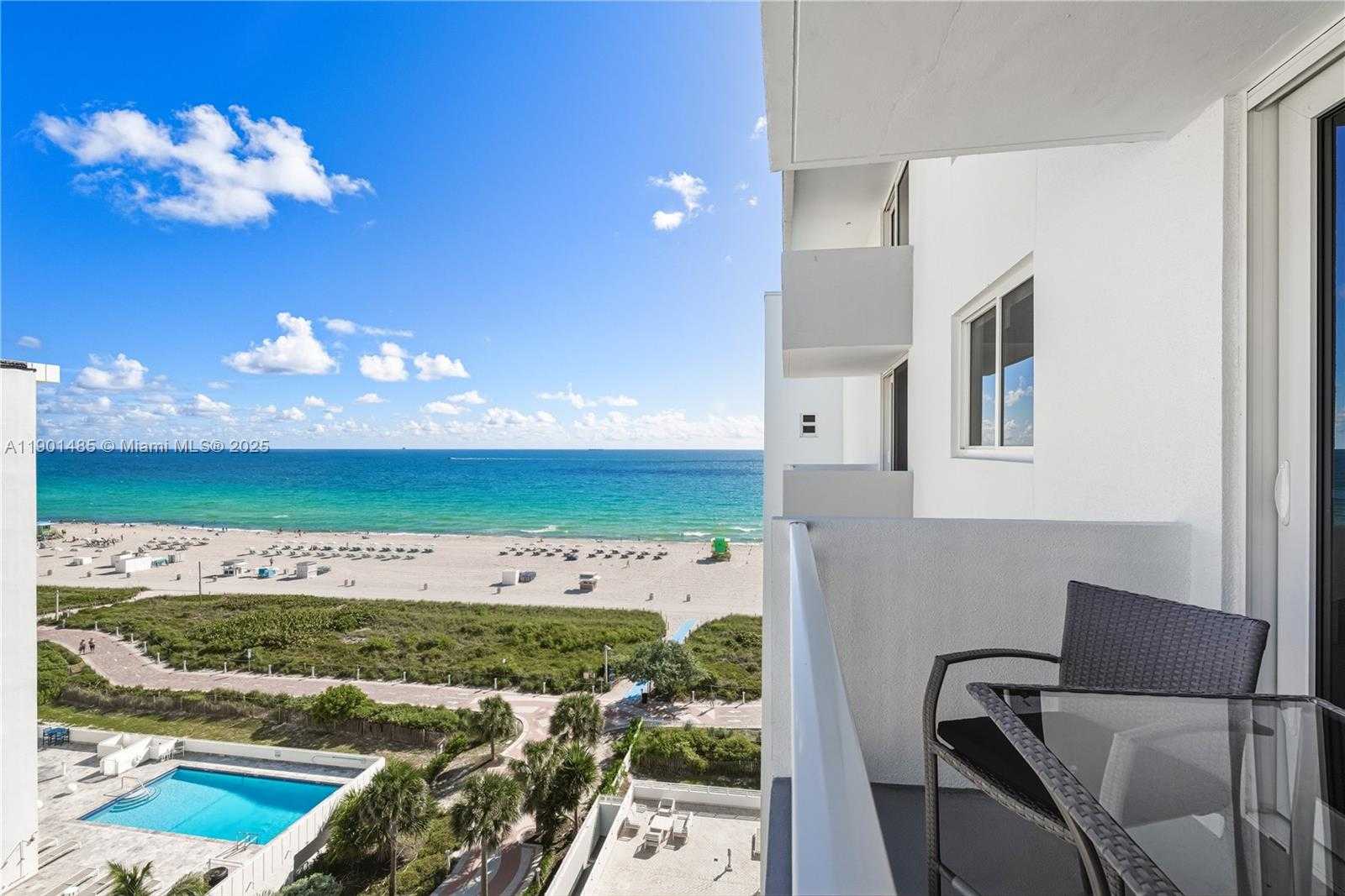 Small Image of 345 OCEAN DR #1020, Miami Beach Number 2