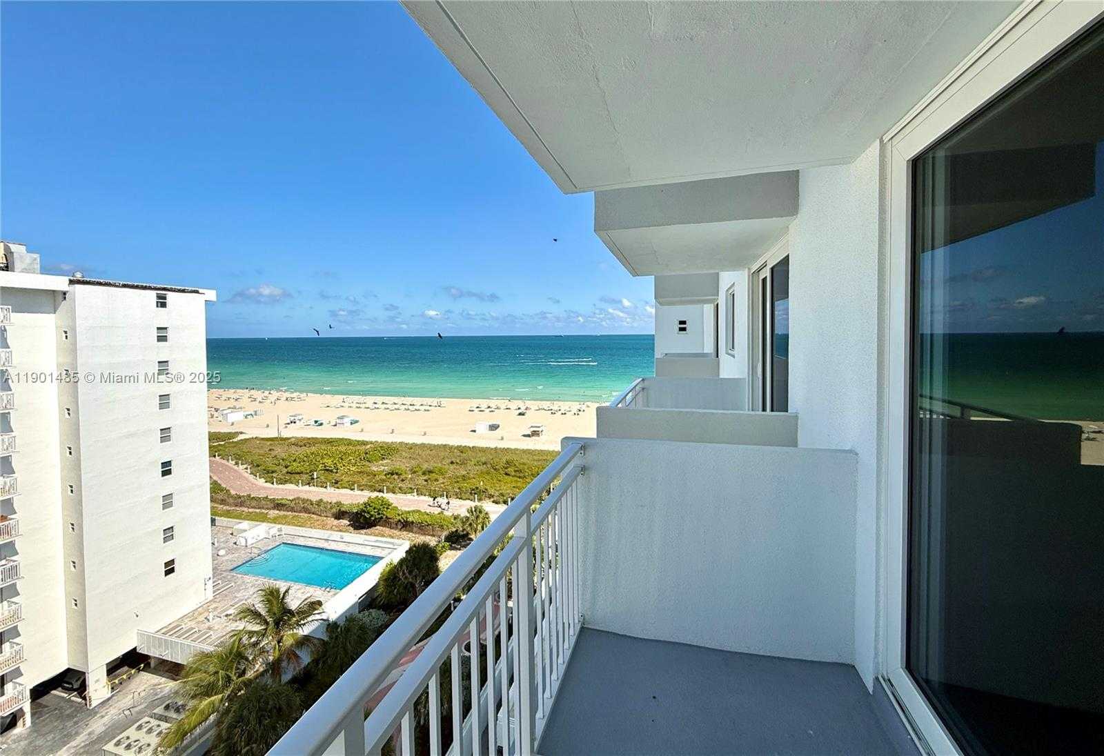 Small Image of 345 OCEAN DR #1020, Miami Beach Number 3
