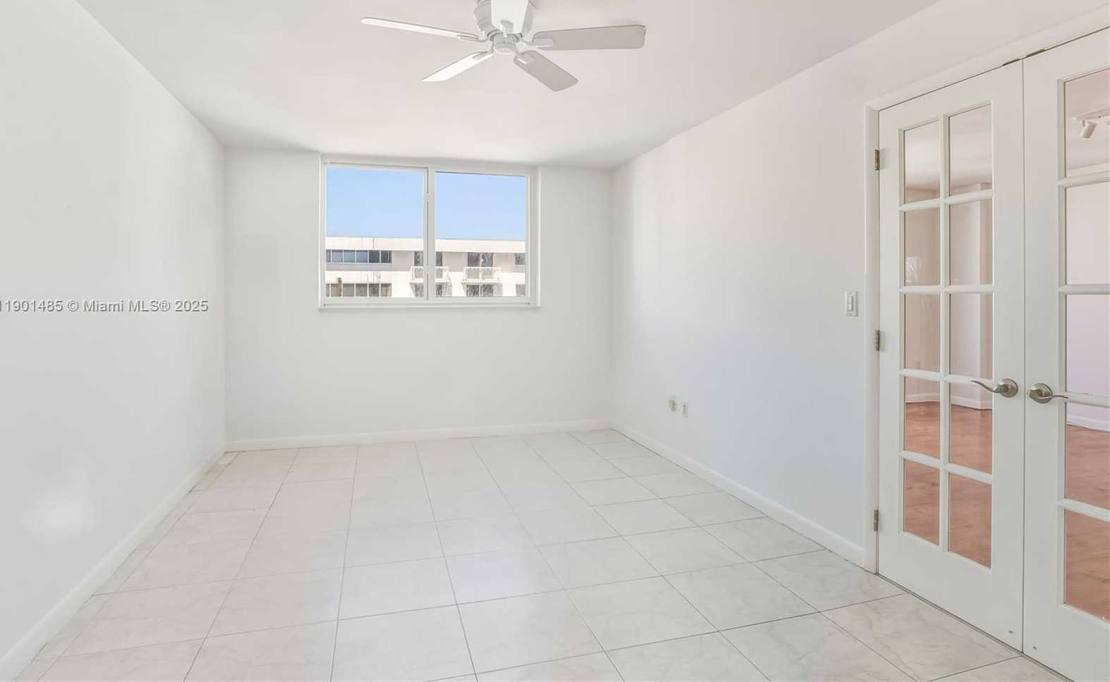 Small Image of 345 OCEAN DR #1020, Miami Beach Number 6