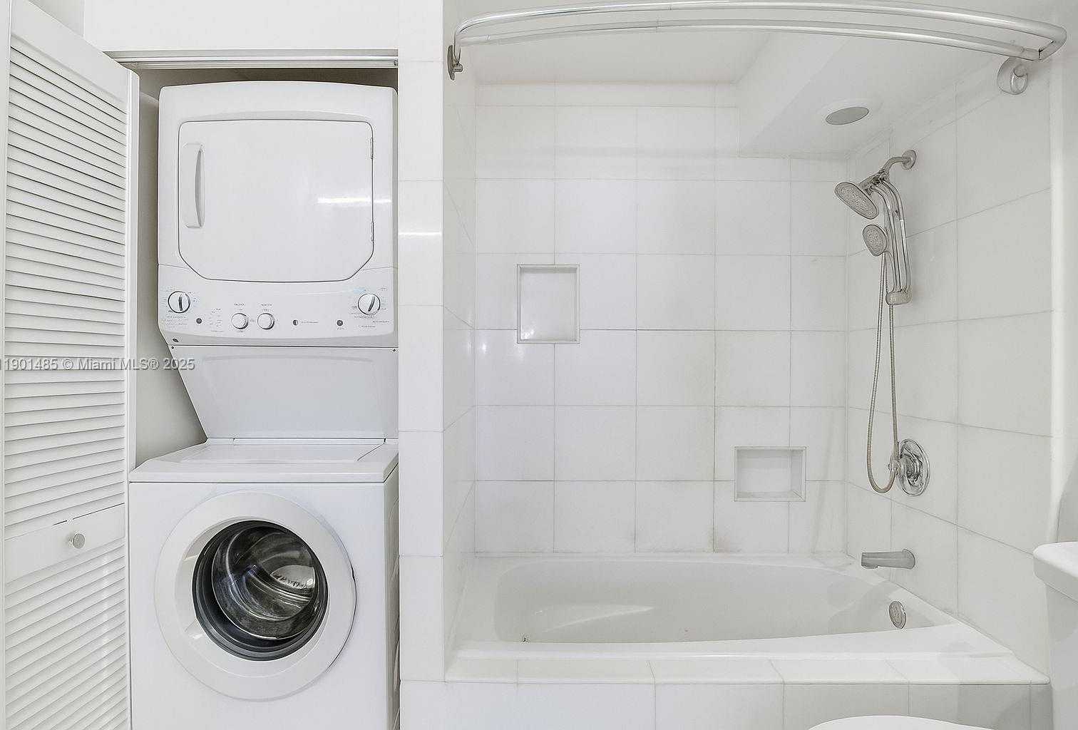 Small Image of 345 OCEAN DR #1020, Miami Beach Number 8