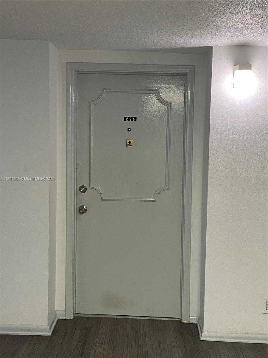 Small Image of 1817 SOUTH OCEAN DR #226, Hallandale Beach Number 14