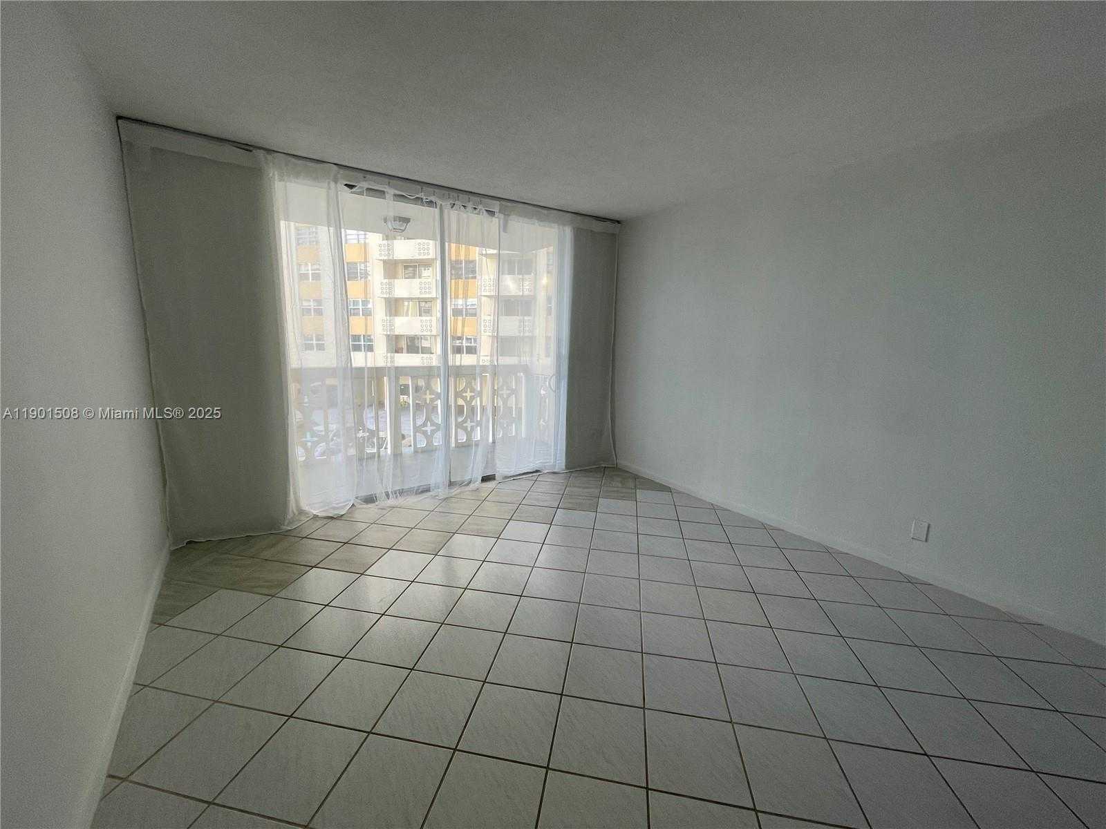 Small Image of 1817 SOUTH OCEAN DR #226, Hallandale Beach Number 5