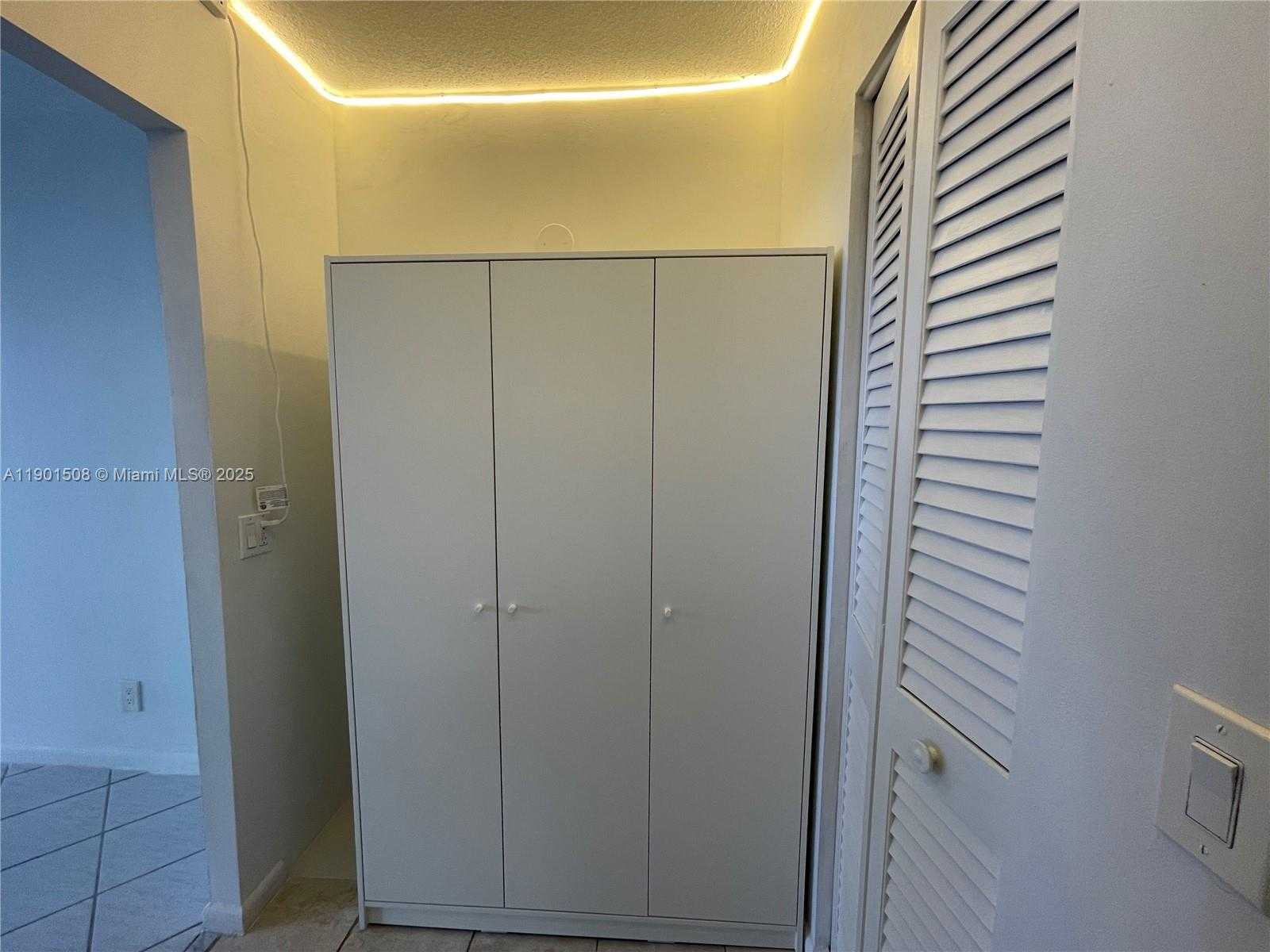 Small Image of 1817 SOUTH OCEAN DR #226, Hallandale Beach Number 8