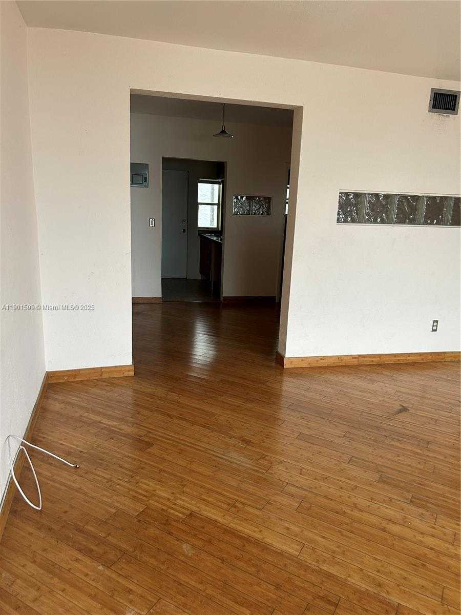 Small Image of 653 MICHIGAN AVE #2, Miami Beach Number 10