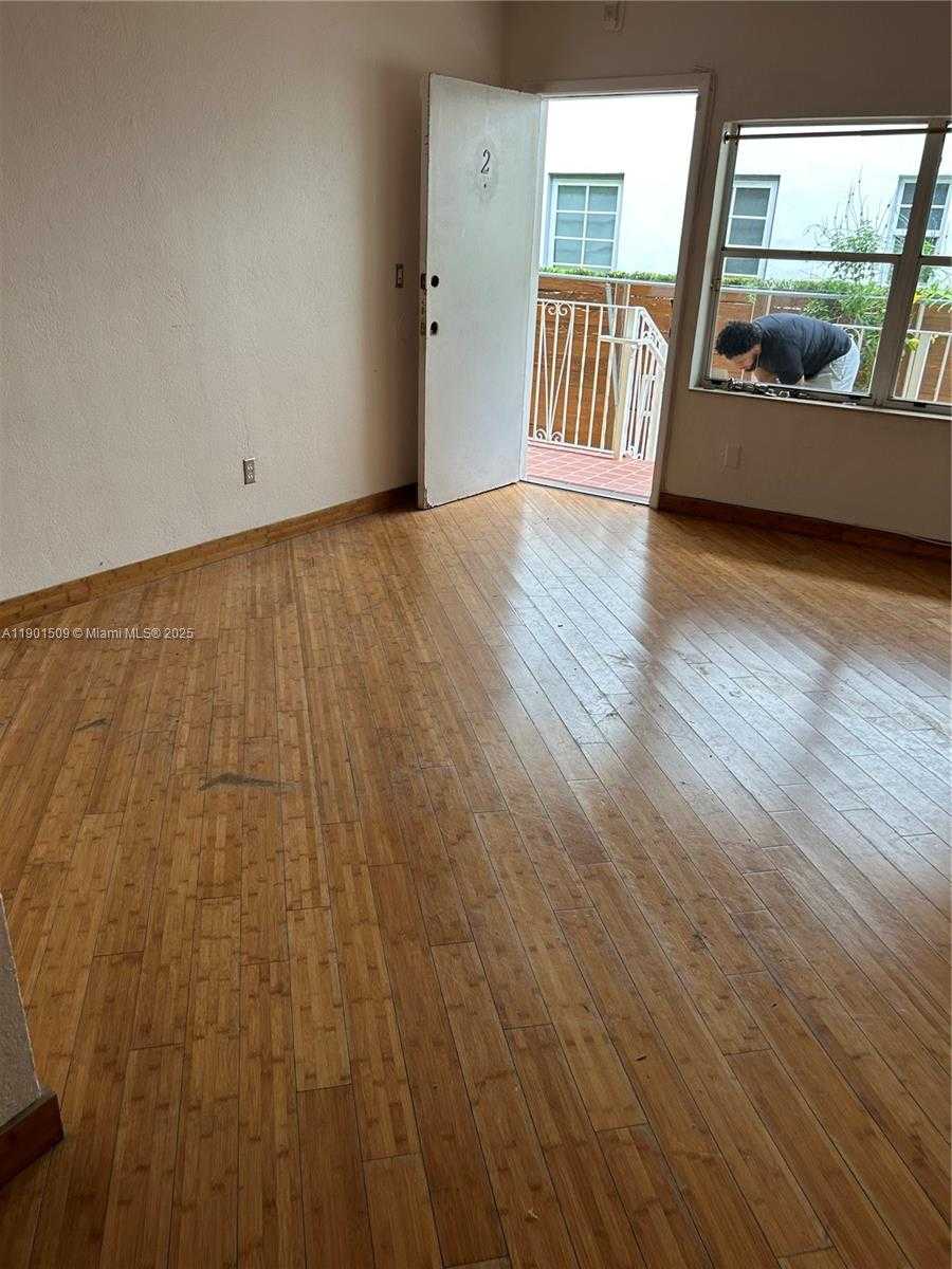 Small Image of 653 MICHIGAN AVE #2, Miami Beach Number 12