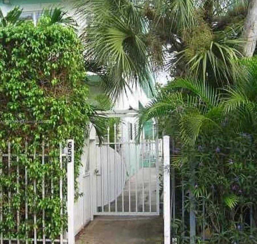 Small Image of 653 MICHIGAN AVE #2, Miami Beach Number 4