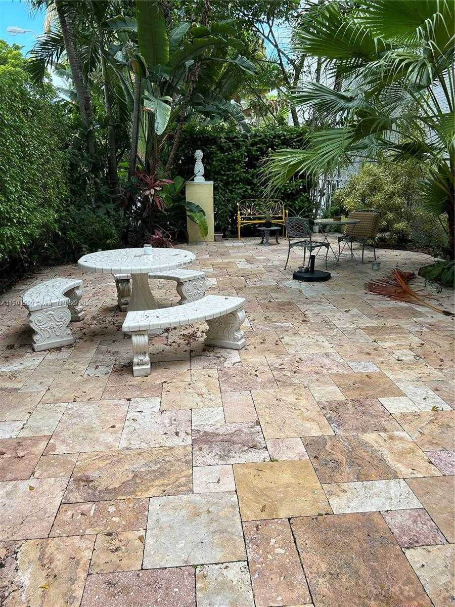 Small Image of 653 MICHIGAN AVE #2, Miami Beach Number 6