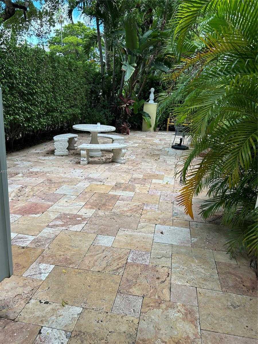 Small Image of 653 MICHIGAN AVE #2, Miami Beach Number 7