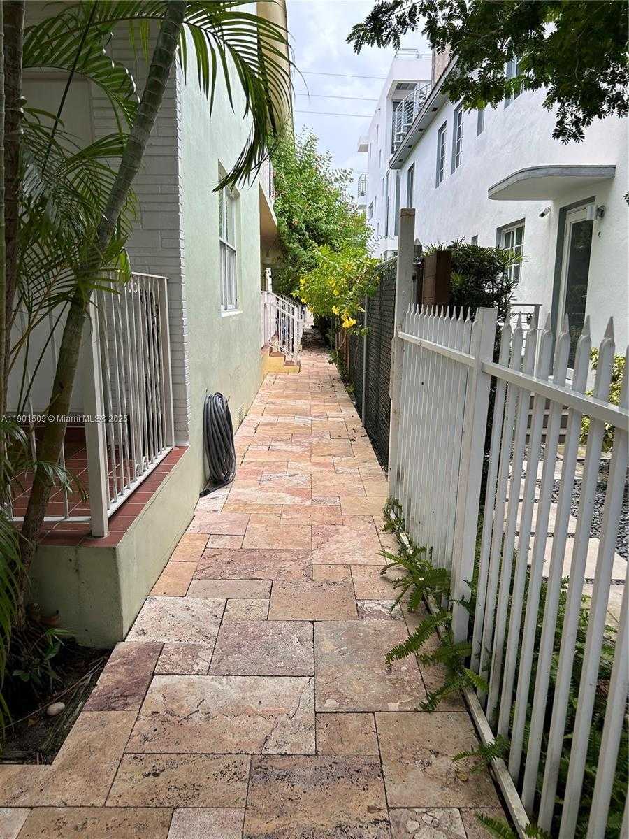 Small Image of 653 MICHIGAN AVE #2, Miami Beach Number 8