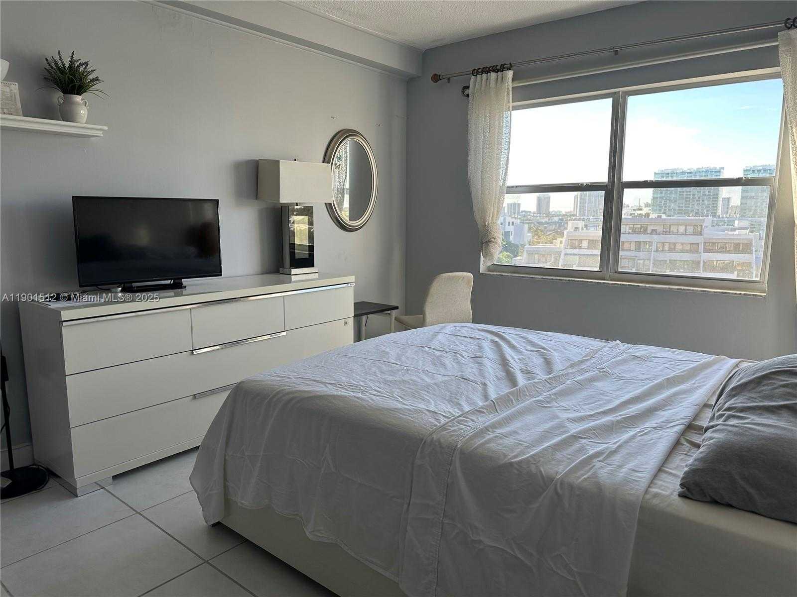 Small Image of 400 KINGS POINT DR #726, Sunny Isles Beach Number 14