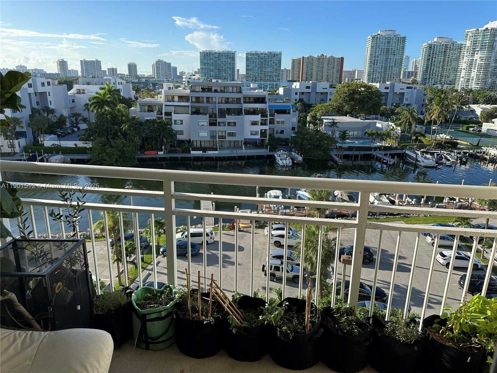 Small Image of 400 KINGS POINT DR #726, Sunny Isles Beach Number 16