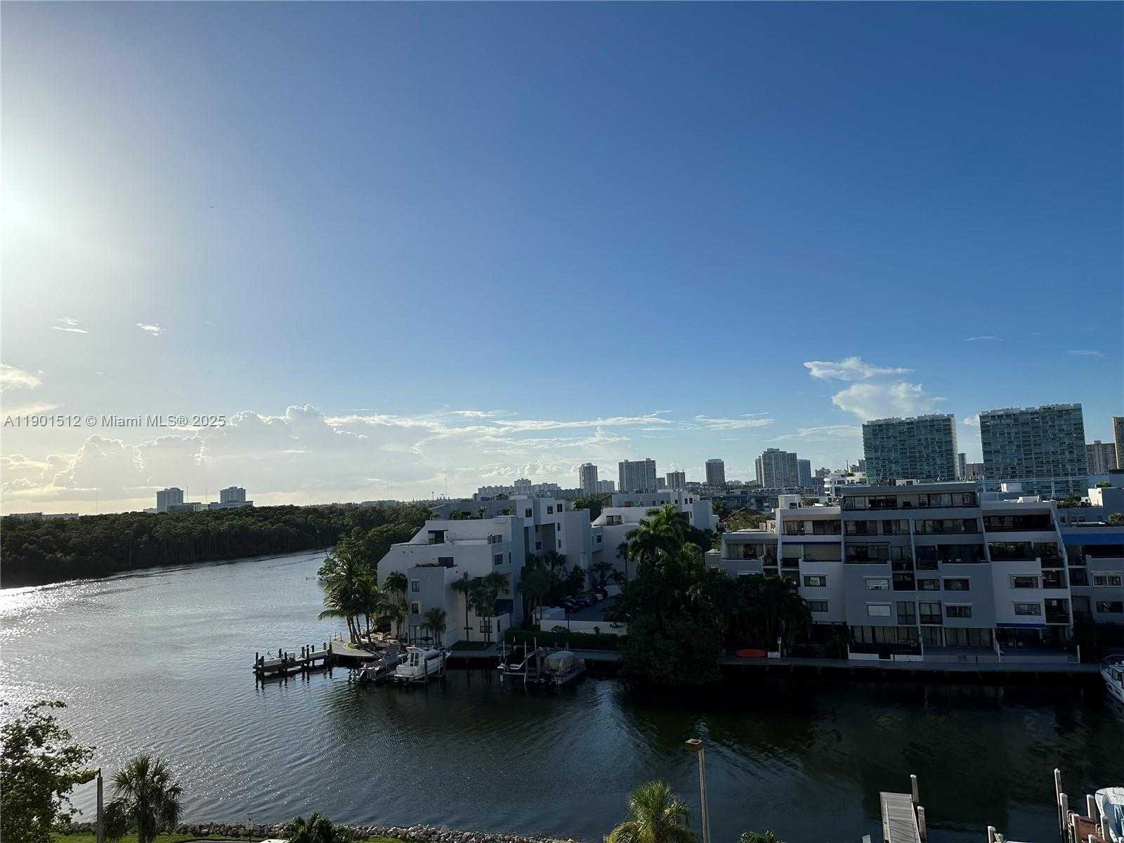 Small Image of 400 KINGS POINT DR #726, Sunny Isles Beach Number 20