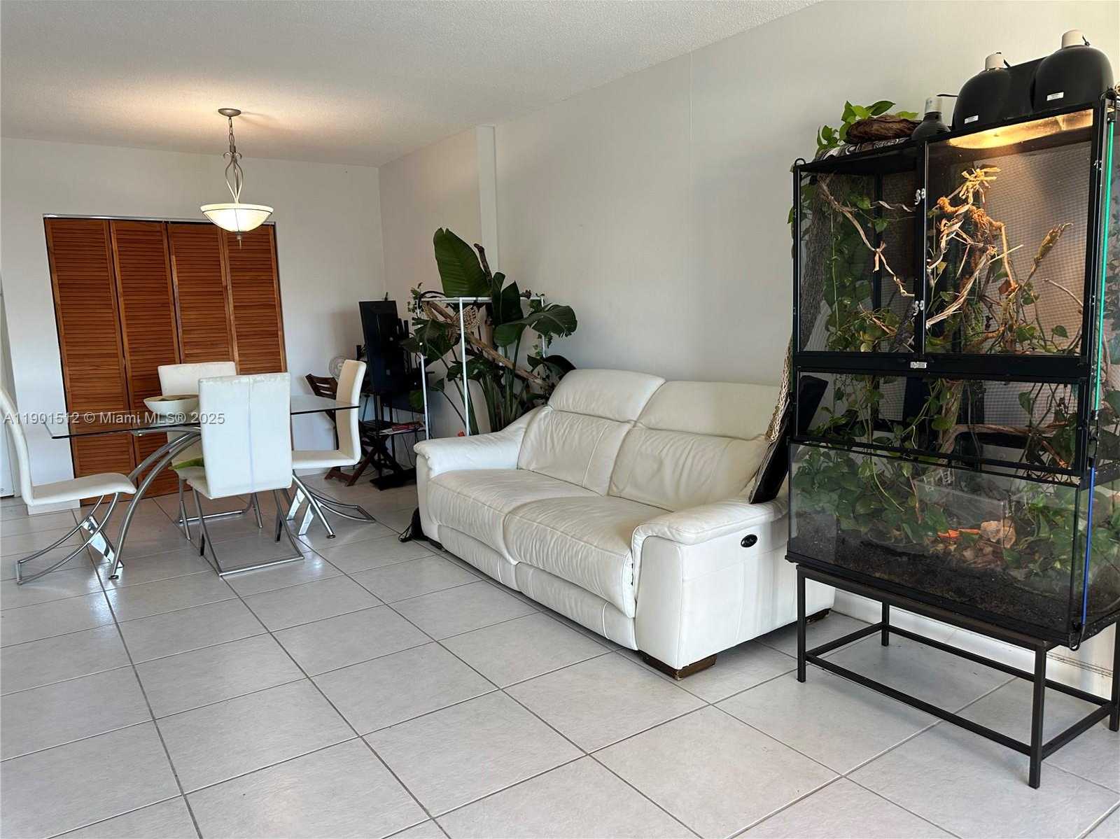 Small Image of 400 KINGS POINT DR #726, Sunny Isles Beach Number 3