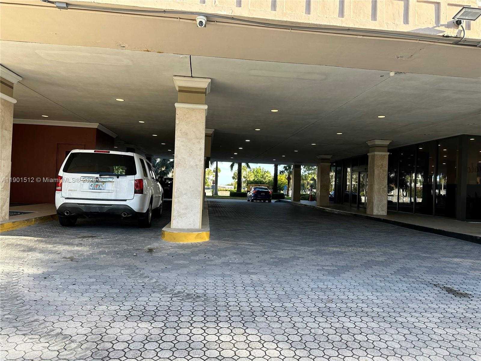 Small Image of 400 KINGS POINT DR #726, Sunny Isles Beach Number 30