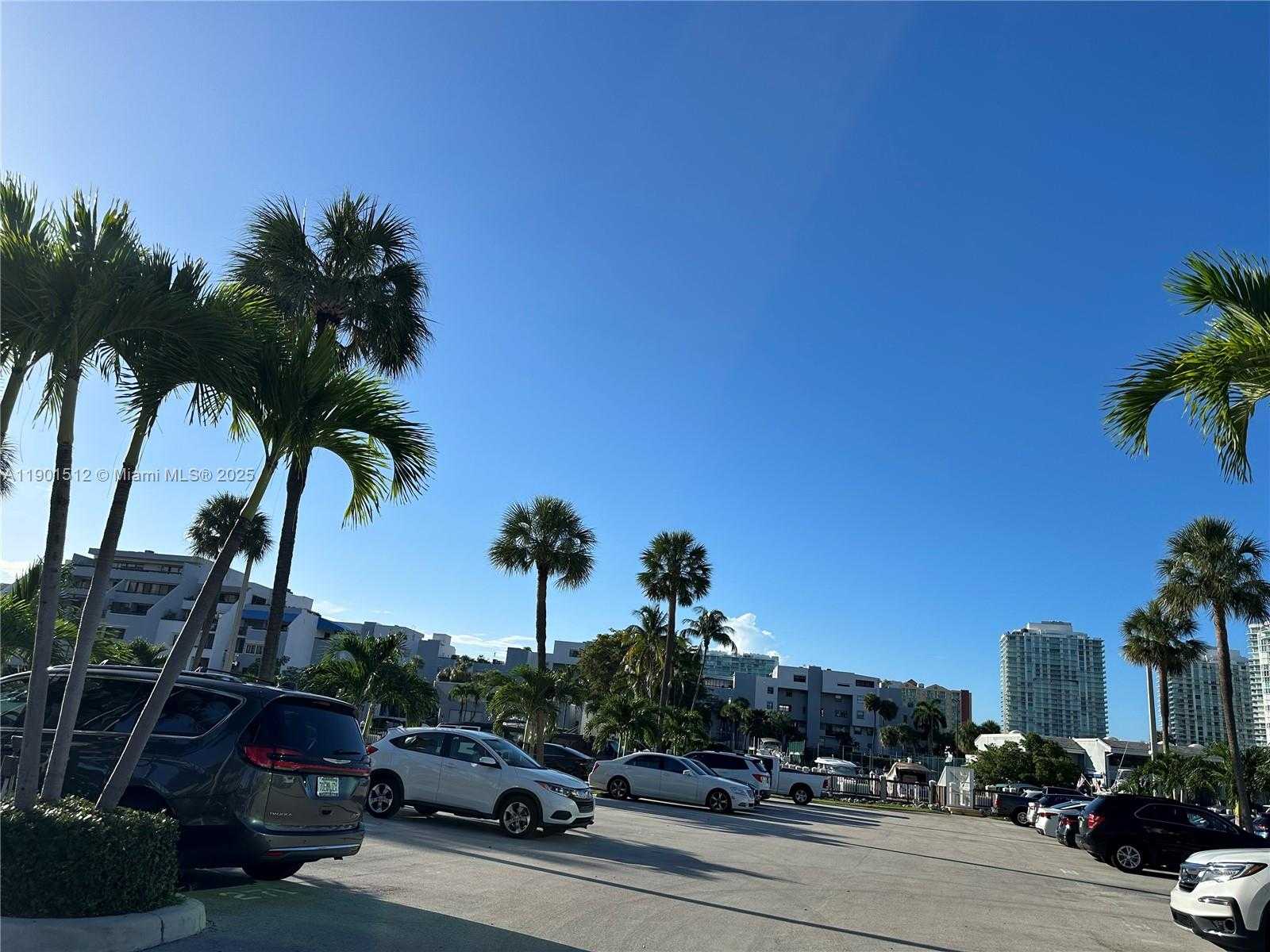 Small Image of 400 KINGS POINT DR #726, Sunny Isles Beach Number 31