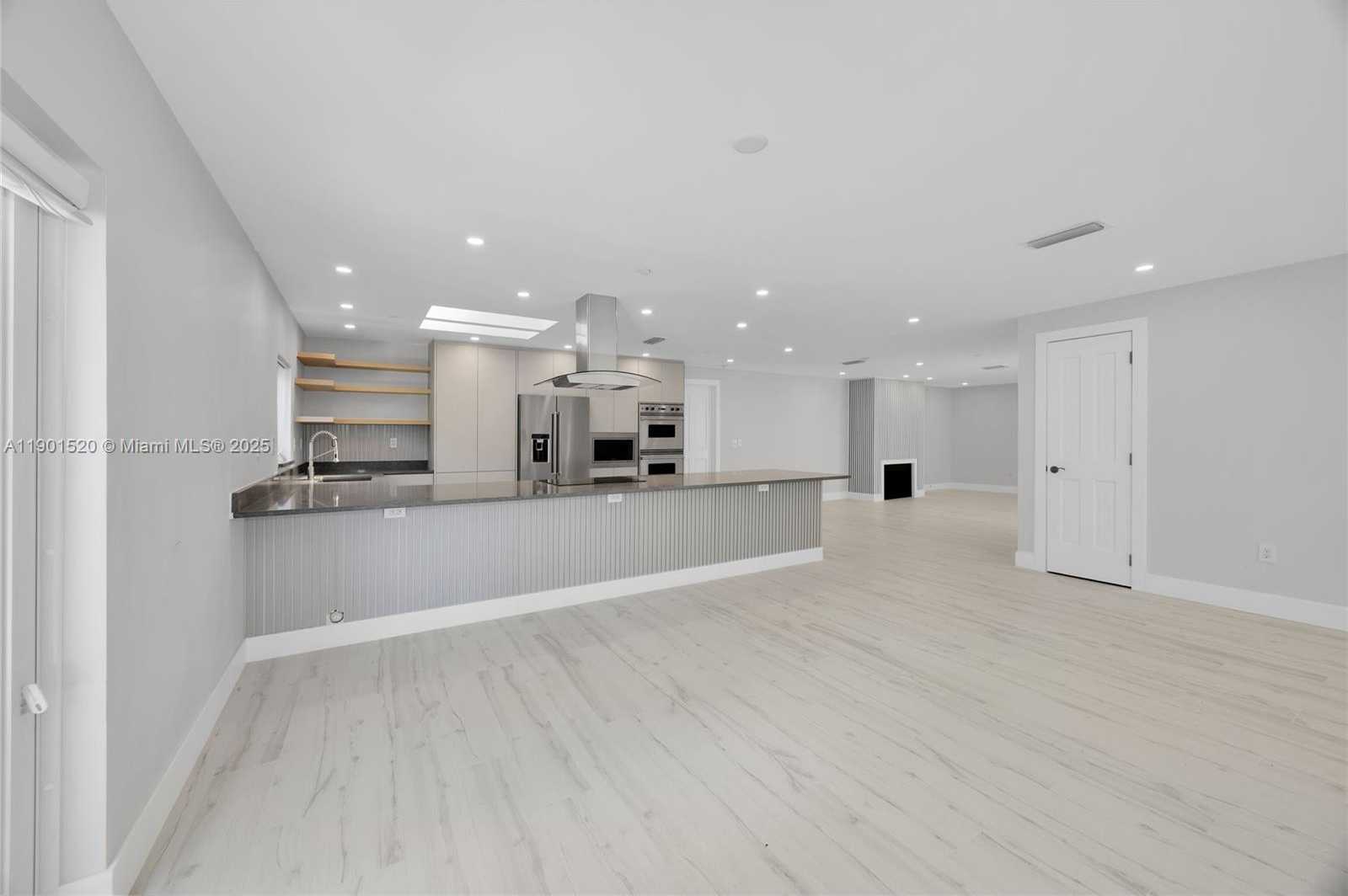Small Image of 8303 OLD CUTLER RD, Coral Gables Number 10