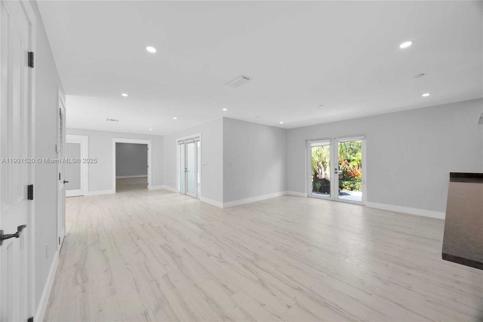 Small Image of 8303 OLD CUTLER RD, Coral Gables Number 11