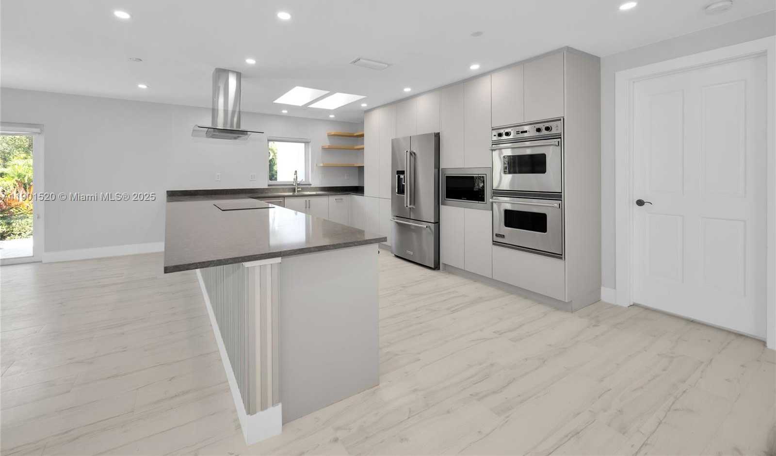 Small Image of 8303 OLD CUTLER RD, Coral Gables Number 13