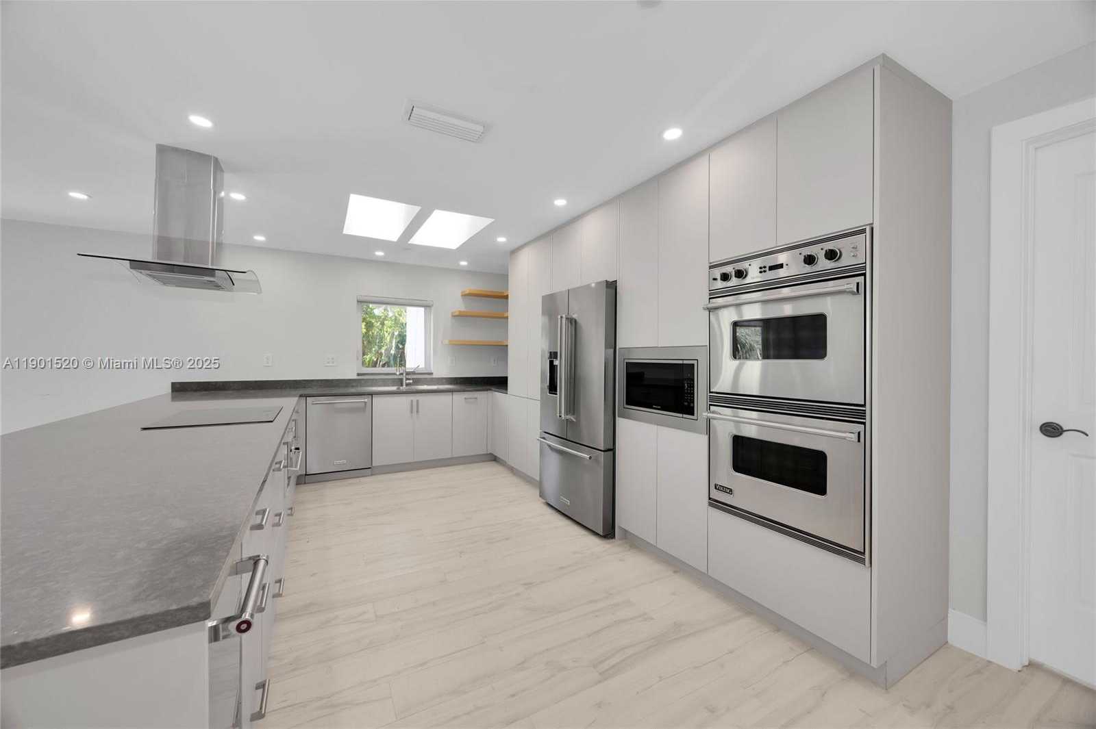 Small Image of 8303 OLD CUTLER RD, Coral Gables Number 14