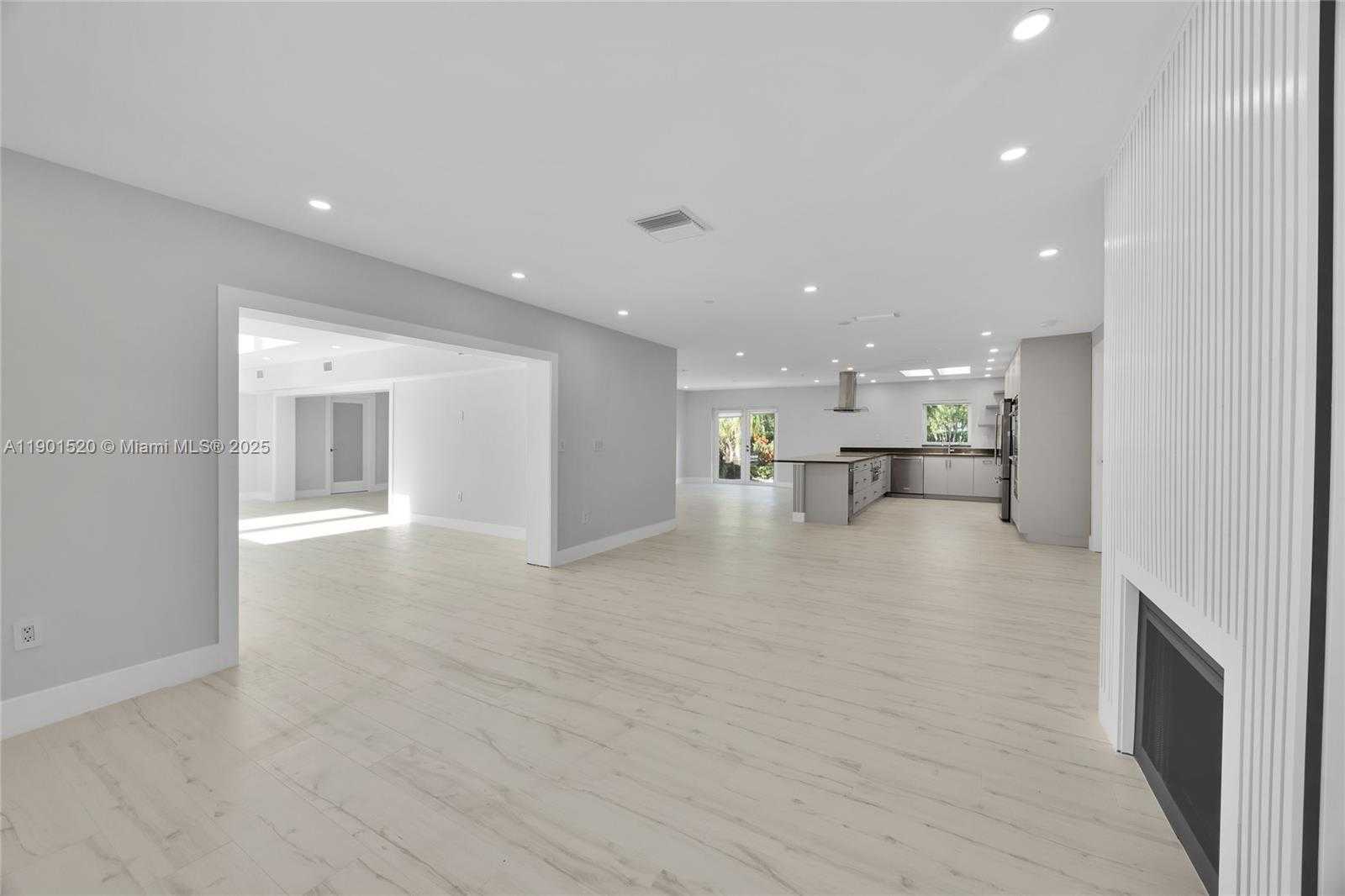 Small Image of 8303 OLD CUTLER RD, Coral Gables Number 17
