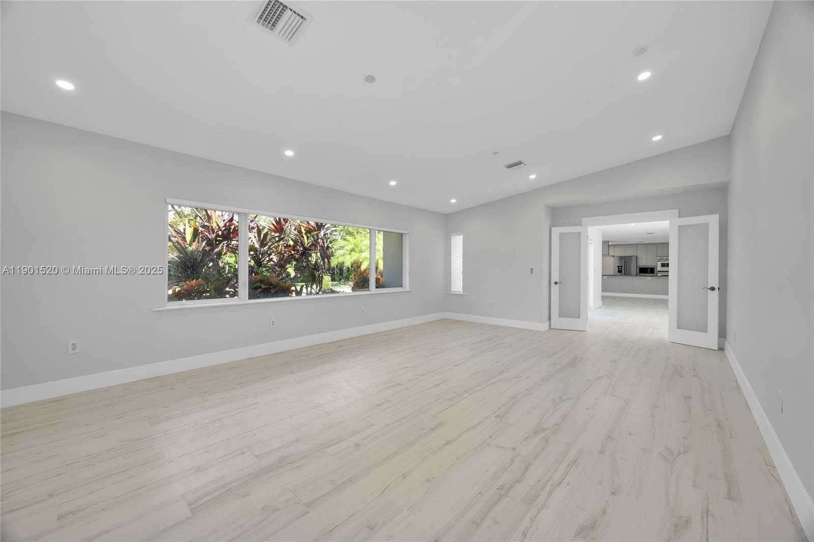 Small Image of 8303 OLD CUTLER RD, Coral Gables Number 24