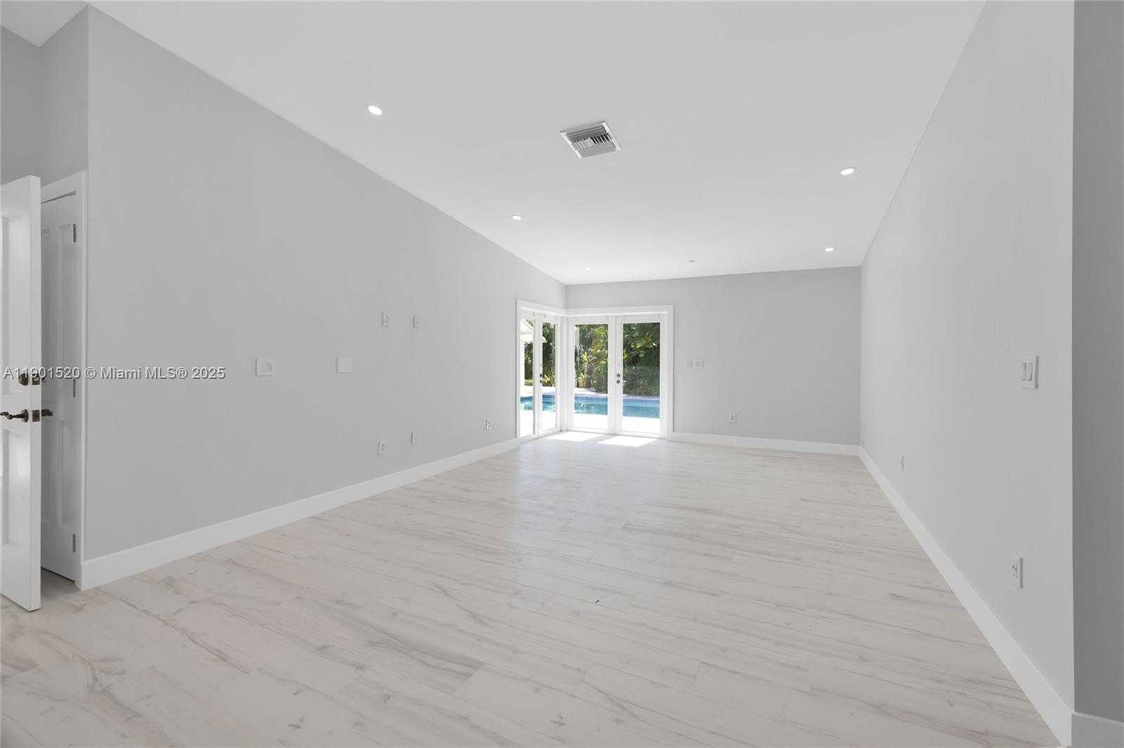 Small Image of 8303 OLD CUTLER RD, Coral Gables Number 27