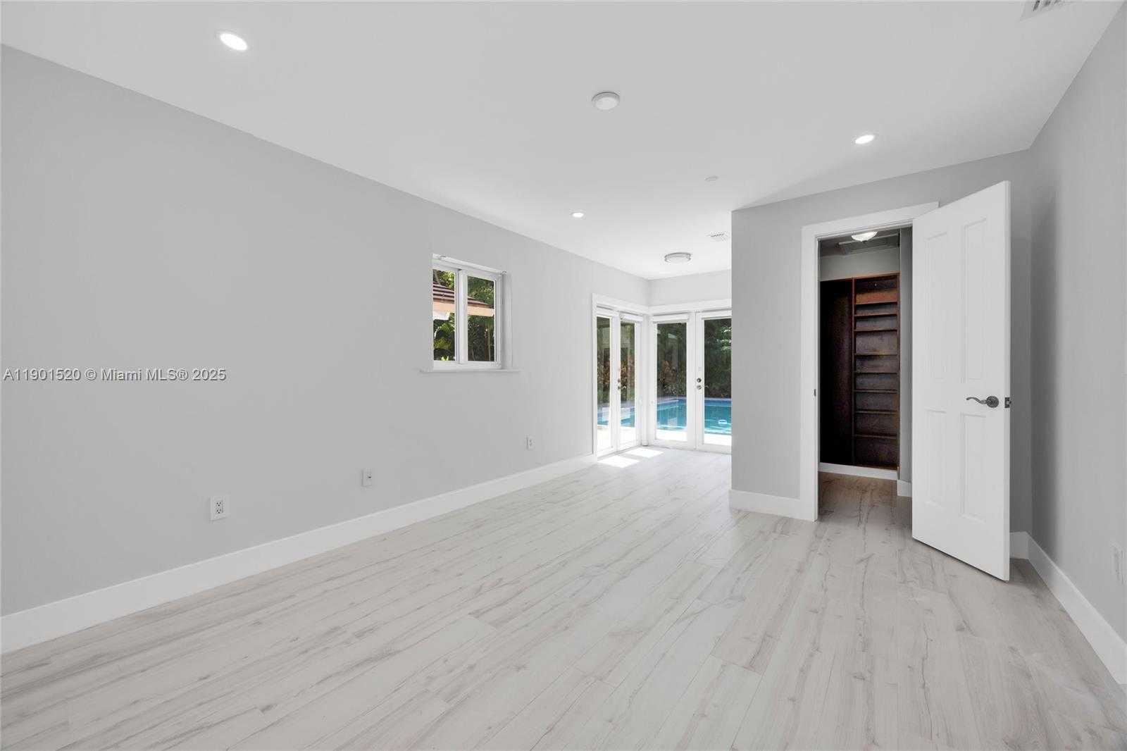 Small Image of 8303 OLD CUTLER RD, Coral Gables Number 29