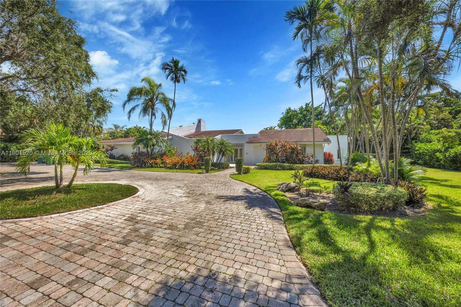Small Image of 8303 OLD CUTLER RD, Coral Gables Number 3