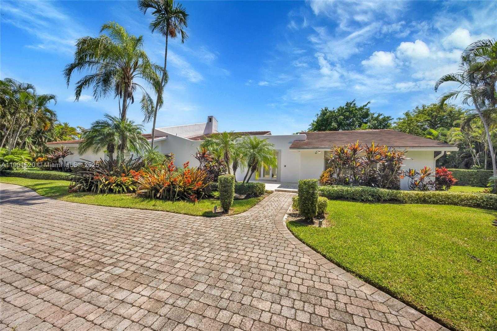Small Image of 8303 OLD CUTLER RD, Coral Gables Number 4
