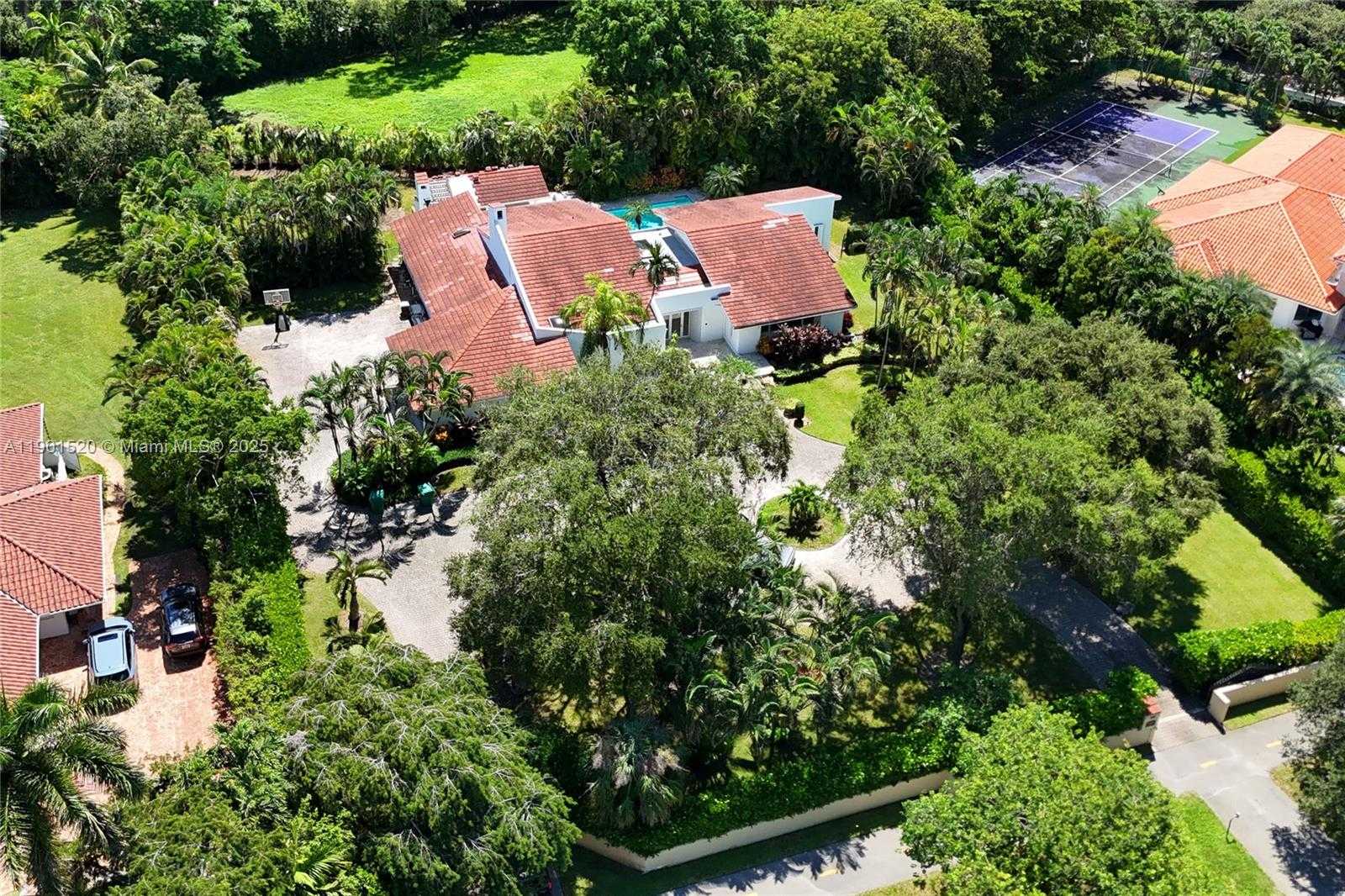 Small Image of 8303 OLD CUTLER RD, Coral Gables Number 40