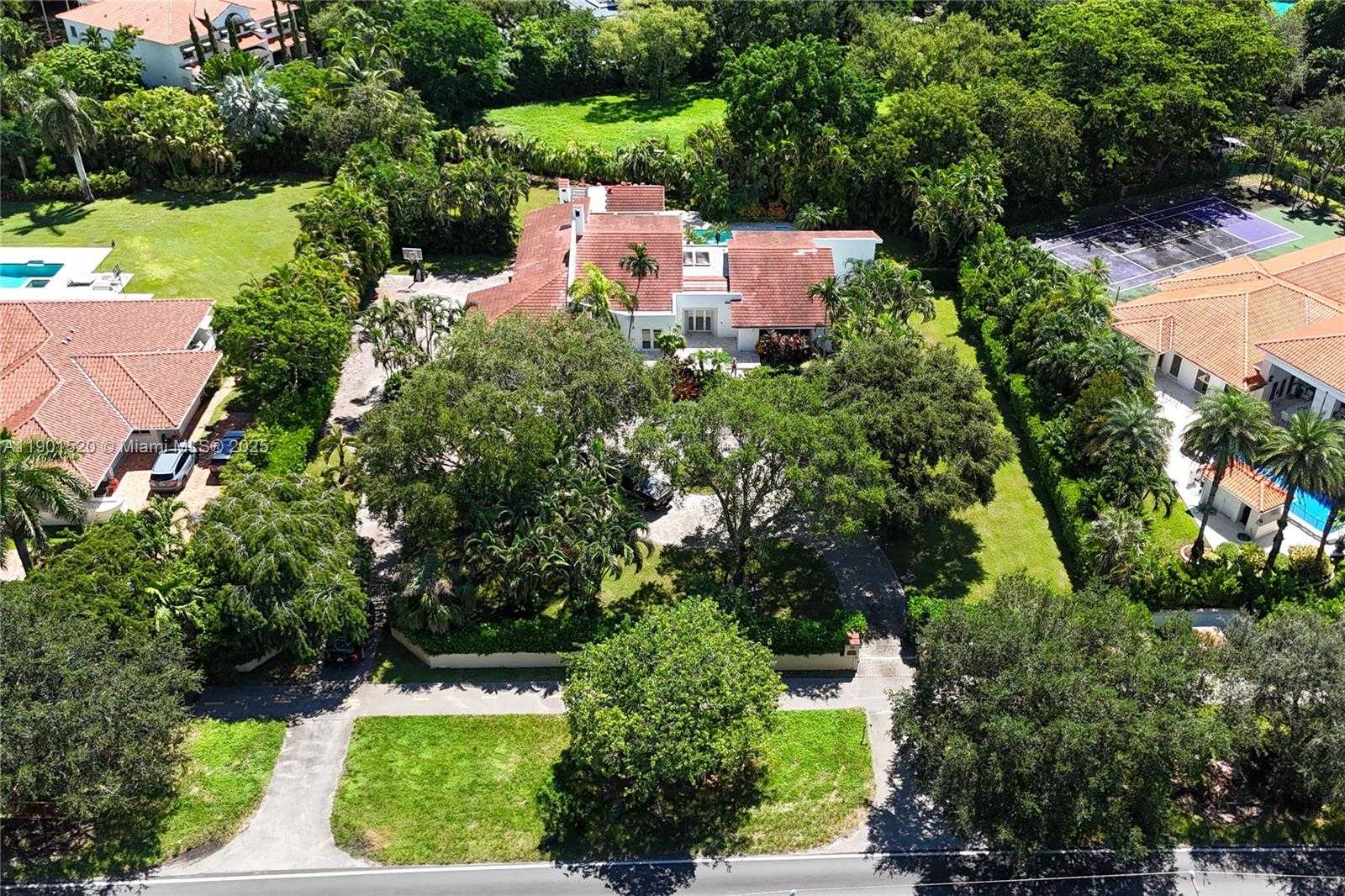 Small Image of 8303 OLD CUTLER RD, Coral Gables Number 41