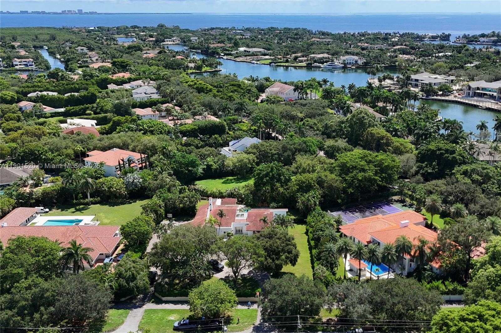 Small Image of 8303 OLD CUTLER RD, Coral Gables Number 43