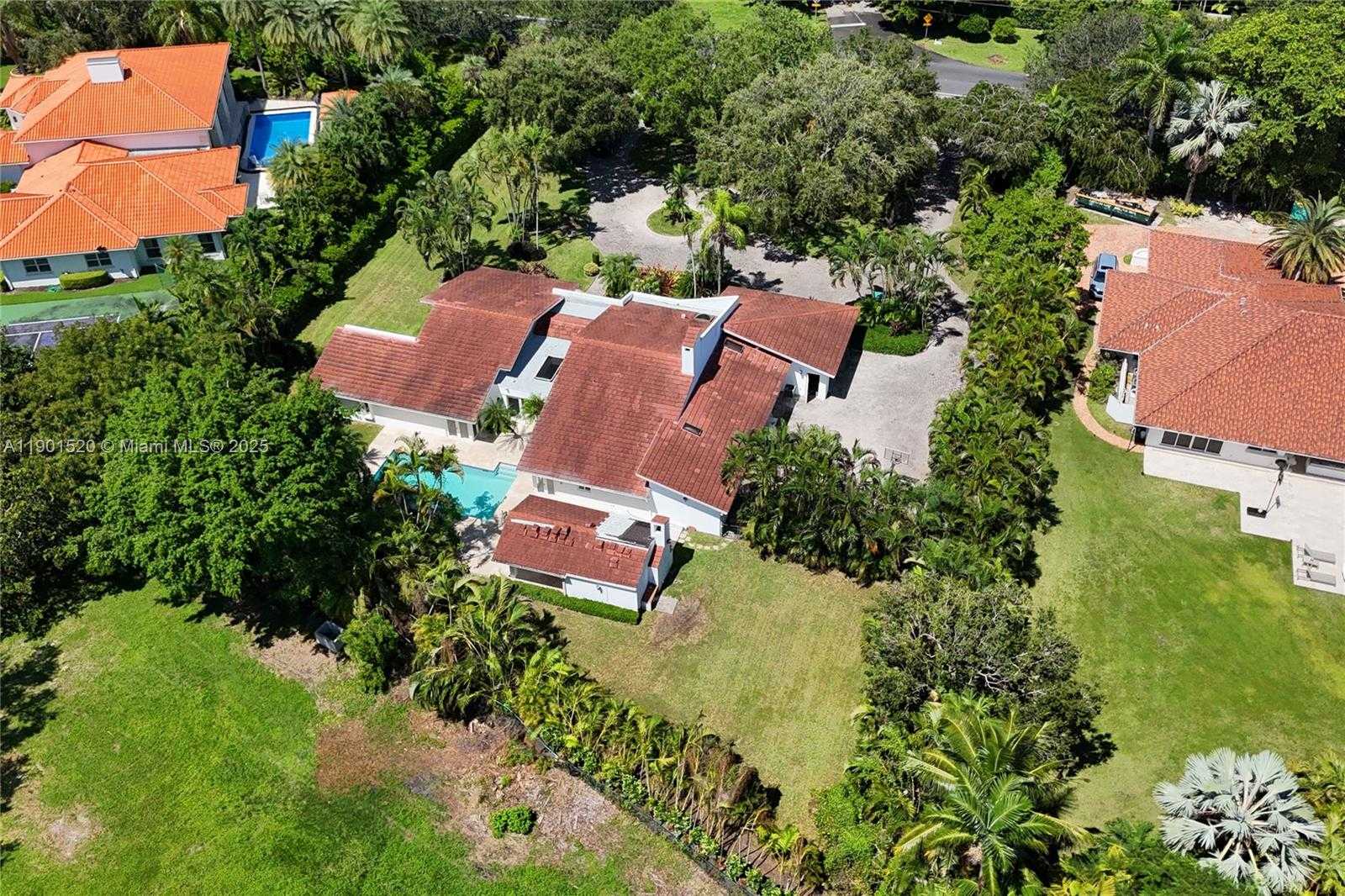 Small Image of 8303 OLD CUTLER RD, Coral Gables Number 49