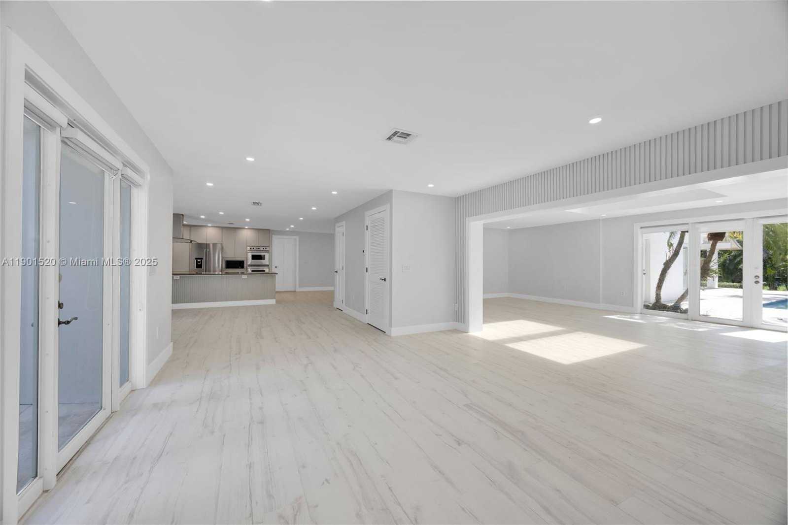 Small Image of 8303 OLD CUTLER RD, Coral Gables Number 7
